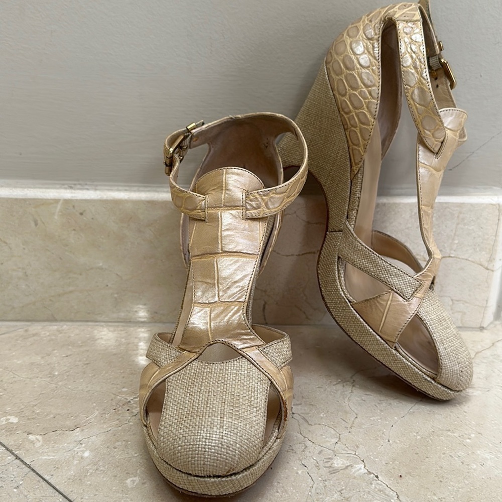 Versace vintage tan heels. Size 38 1/2.​​​​​​​​​​